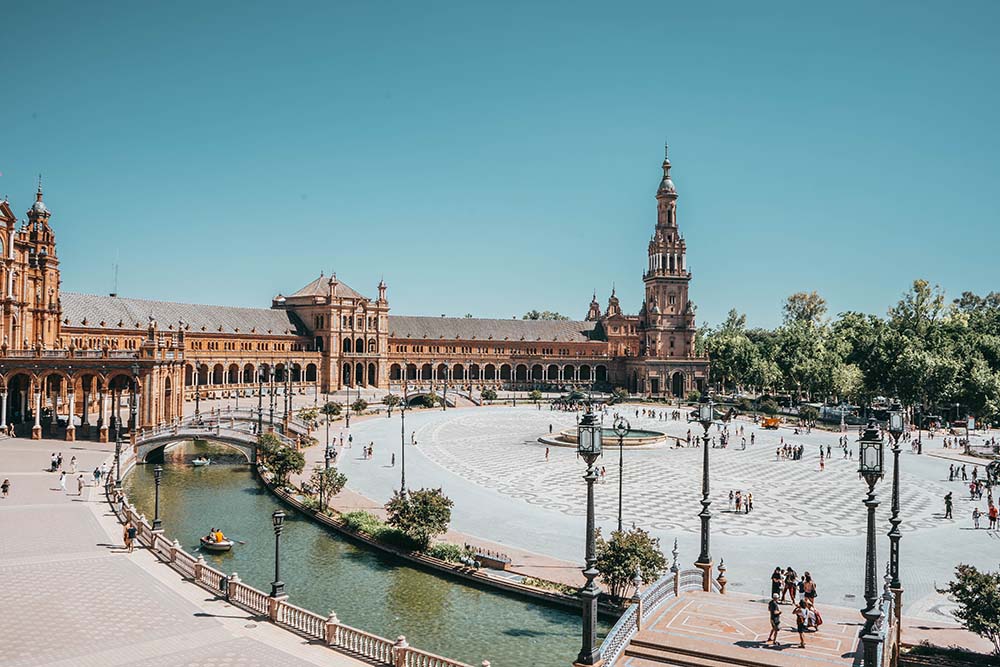 Best Warm European Country: Infrastructure